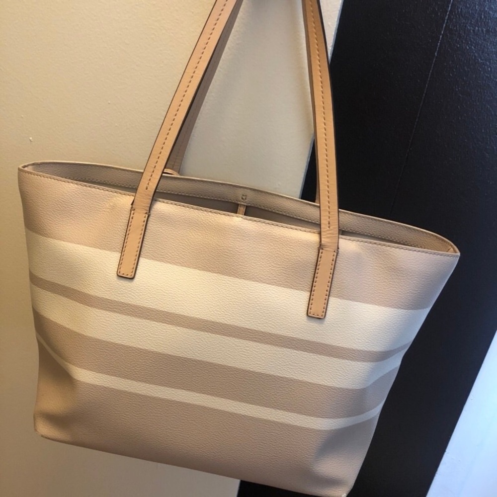 Kate Spade Purse - Picture 4 of 5